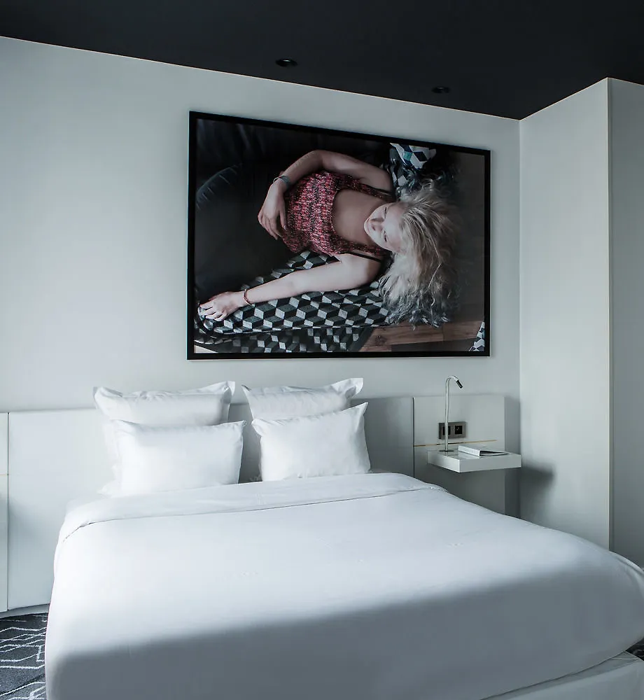 Le Général 4* Paris