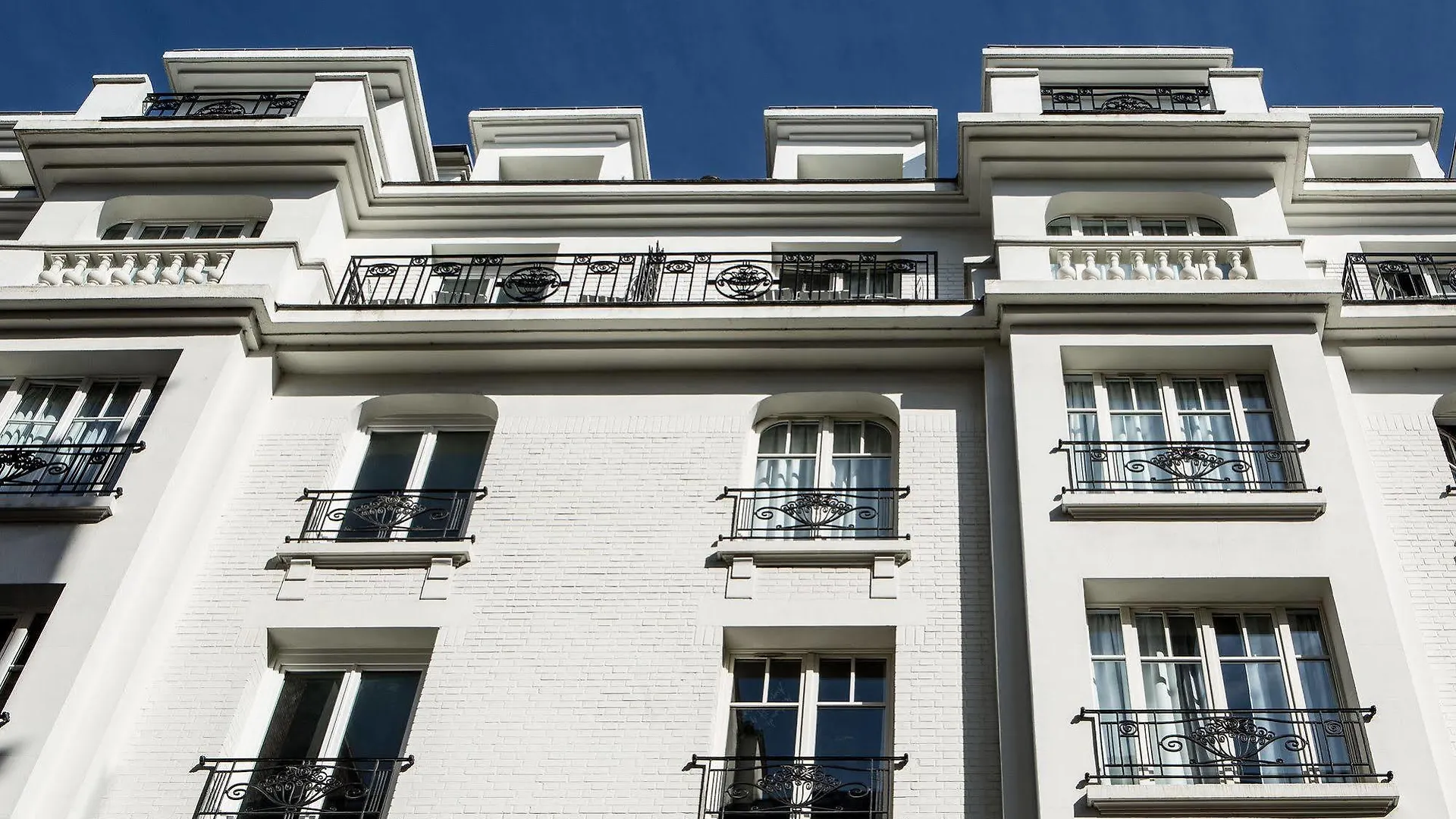 Le Général 4* Paris