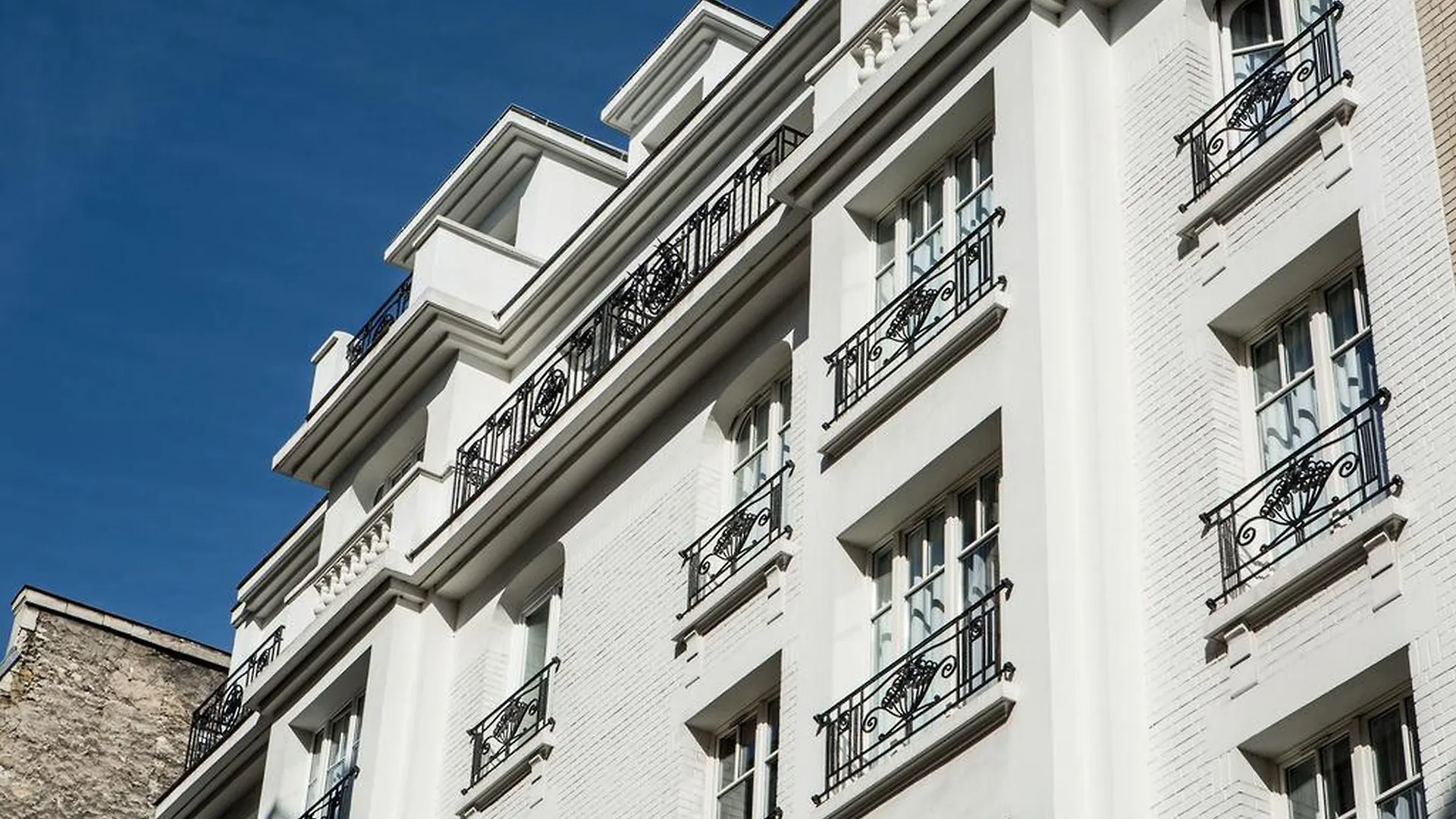 Le General 4* Paryż
